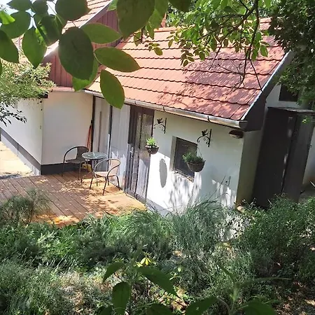 Kismadar Vendeghaz Lejlighed